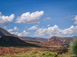 Montagnes et paysages des Andes dans la périphérie de Potosi en Bolivie