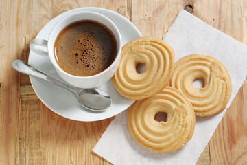 Coffee and biscuit rings