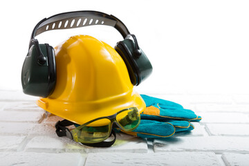 Necessary personal protective equipment when working in production and construction