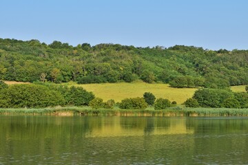 Verspiegelung im Naturreservat Pacsmag Fischerteiche