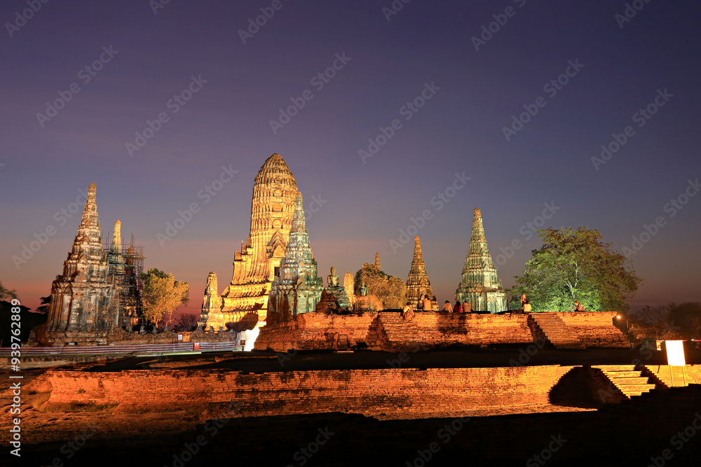 Wall mural wat chaiwatthanaram beautiful and grand historical site in phra nakhon si ayutthaya province, thaila