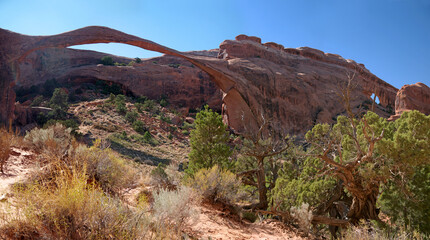 Obraz premium Landscape Arch famous rock formation panoramic view in Arches National Park