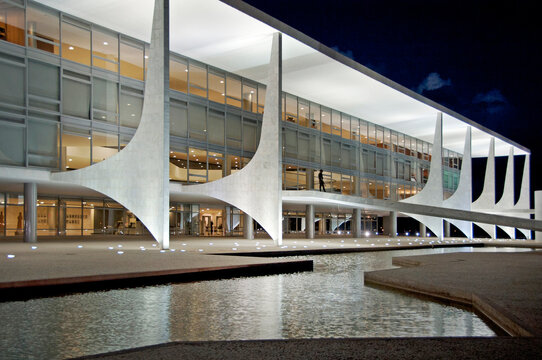 Planalto Palace - Headquarter of the Brazilian Goverment - Oscar Niemeyer Project - Bras&iacute;lia, Brazil, 2015