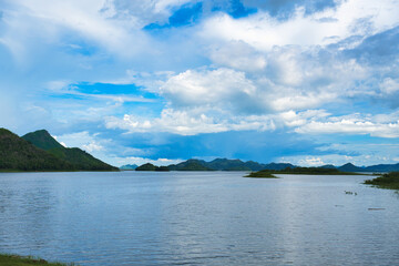 ケーンクラチャンダムの風景　ペッチャブリー・タイ　Kaeng Kra Chan Dam at Phetchaburi　แก่งกระจาน