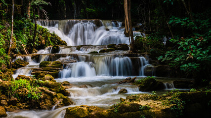 Fototapeta premium Huai Mae Khamin Waterfall, a beautiful waterfall with Seven floors are in Srinakarin Dam National Park, Kanchanaburi, Thailand.