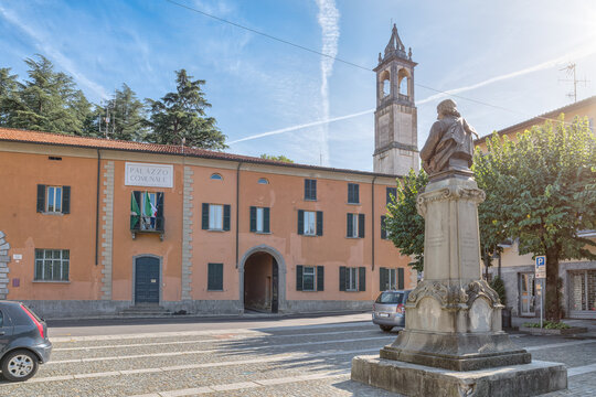 Bosisio Parini, Italy, Municipal building in the historic center. Square Parini with the monument to Giuseppe Parini and the town hall. Town overlooking lake Pusiano