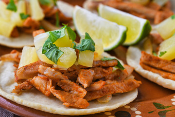 メキシコの伝統的なタコス　タコス・アル・パストール　（タコスアルパストール, タコス　アル パストール） 　Mexican traditional tacos, Tacos al pastor