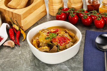 Yellow THai curry with beef