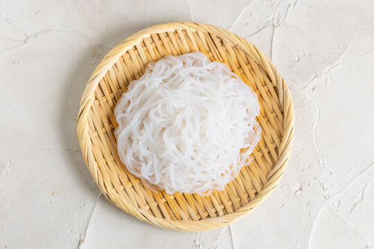 白滝 Images – Browse 1,612 Stock Photos, Vectors, and Video