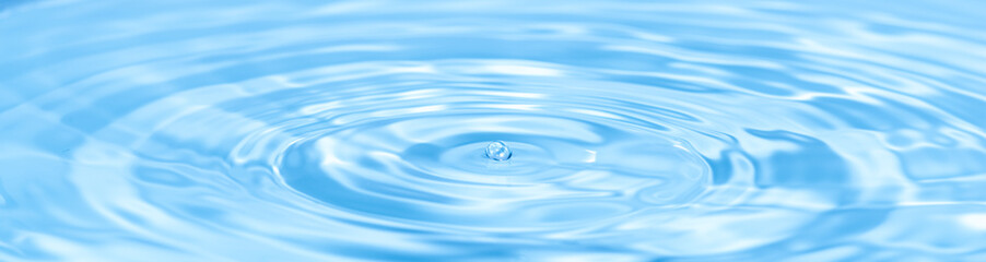 水しぶきのアクションショット