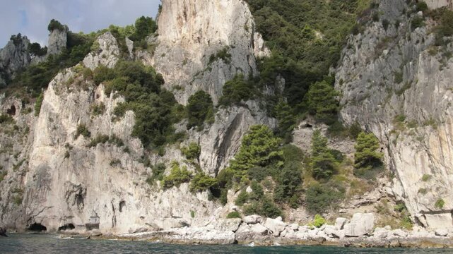 Formations rocheuses sur l'ile de Capri