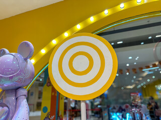 Isolated Yellow Archery Target Icon for Precision and Focus