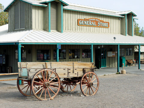 Stovepipe Wells  general store, Death Valley, California, USA