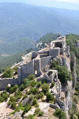 Obraz premium VESTIGES DU CHÂTEAU CATHARES DE PEYREPERTUSE XI éme SIÈCLE