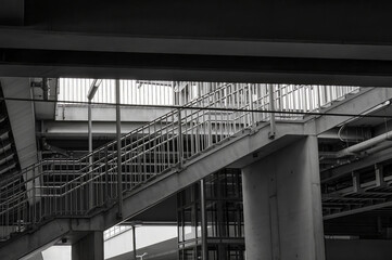 Fototapeta premium Licht und Schatten an einer Treppe