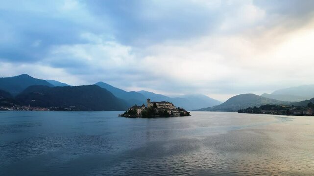 Isola di San Giulia sul lago d'Orta, Italia