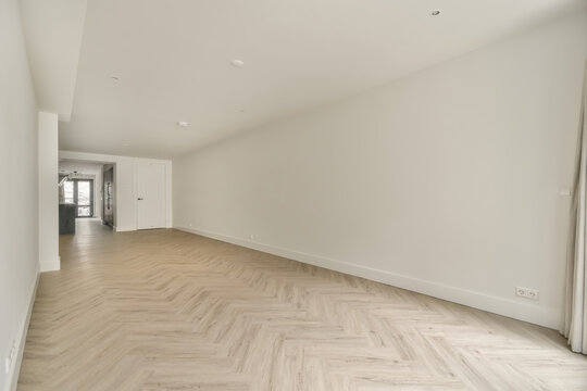 Spacious and Modern Empty Room with Natural Light