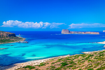 Fototapeta premium Balos lagoon, Crete island, Greece: Panoramic view of Balos Lagoon, Gramvousa island and Cap Tigani