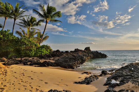 USA, Hawaii, Maui, Makena. White sands of Makena Cove