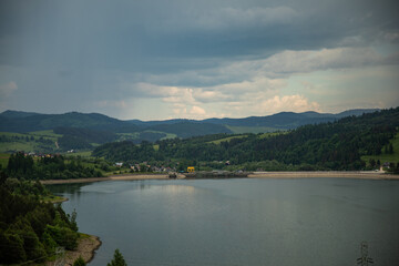 Widok na jezioro czorsztyńskie, jezioro, czorsztyn, tama, woda, widok