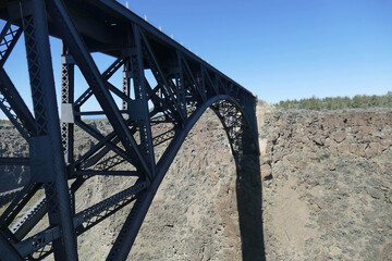 Steel bridge over Crooked River gorge,