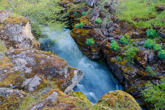 USA, Washington State, Lyle. Major Creek flowing through narrow canyon