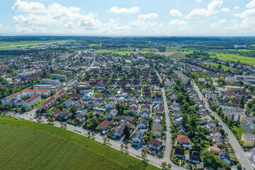 Die Gemeinde Gilching im oberbayerischen Landkreis Starnberg von oben