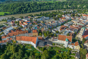 Wasserburg am Inn im Luftbild, Blick über die Burg zur nördlichen Inn-Leite