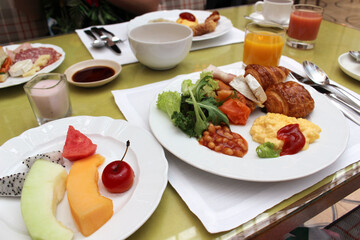 ホテルの朝食ビュッフェ