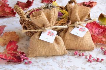 Thanksgiving gift autumn wedding favors bag, brown jute scented sachet small souvenir for party...