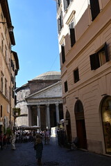 Obraz premium Roma, le strade che conducono al Pantheon
