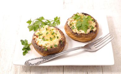 baked mushroom filling with cream and herbs