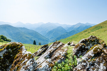 Fototapeta premium Rocky foreground with distant mountain view