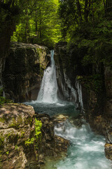 日本　岐阜県中津川市の夕森公園にある竜神の滝