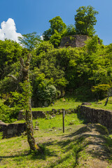 Fototapeta premium 日本 岐阜県中津川市にある岩山の上に建つ苗木城の天守展望台
