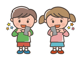 楽しそうにスマホを操作する男の子と女の子の全身イラスト（小学生、幼児、子供）