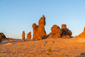 Schluchten, Klippen, erodier  Felsen, Felsformationen, im W&uuml;stenland AlUla Medina Saudi-Arabien