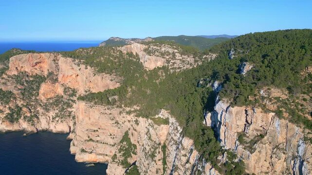 Ses Torretes, islotes en la isla de Ibiza.
