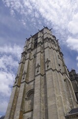 Une tour de la cathédrale du Mans