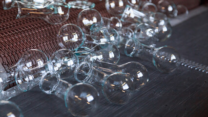 Production of big light bulb manufacture.