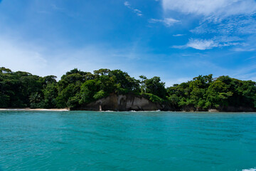 Stunning Tropical Island in Bocas del Toro, Panama with Crystal Clear Caribbean Waters, Lush Green Forest, and Vibrant Coastal Scenery, A Paradise for Nature Lovers and Eco-Tourism Enthusiasts