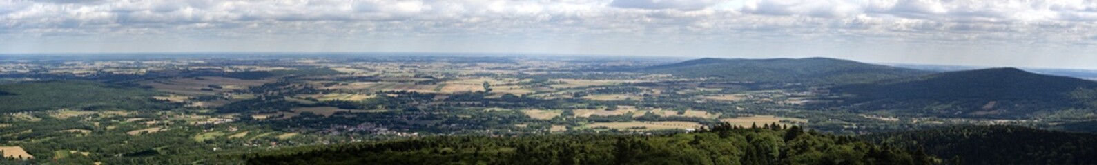 Pod Niebem Pełnym Chmur © Kamil