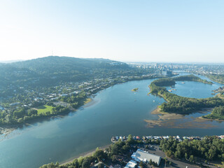 Fototapeta premium A city with a river running through it