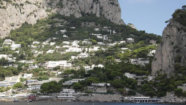 Formations rocheuses sur l'ile de Capri