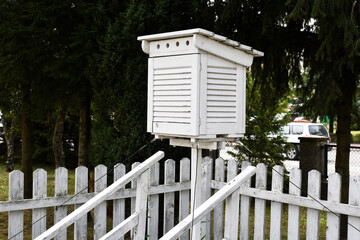 White weather cage, Stevenson cage