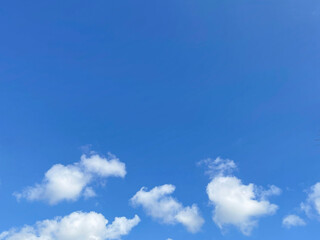 8月の青空とひつじ雲