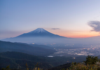 忍野村二十曲峠から朝焼けの富士山