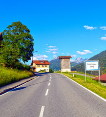 Ortseinfahrt Thüringerberg in Vorarlberg (Österreich)
