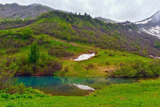 Der Stafelalpsee in Fontanella-Faschina in Vorarlberg (&Ouml;sterreich)