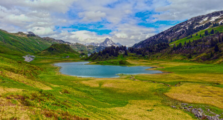 Der Kalbelesee am Hochtannbergpass in Warth Vorarlberg, Österreich	